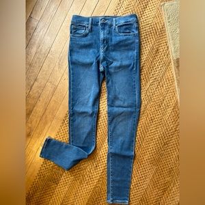 Levi 720 High Rise Skinny Jeans